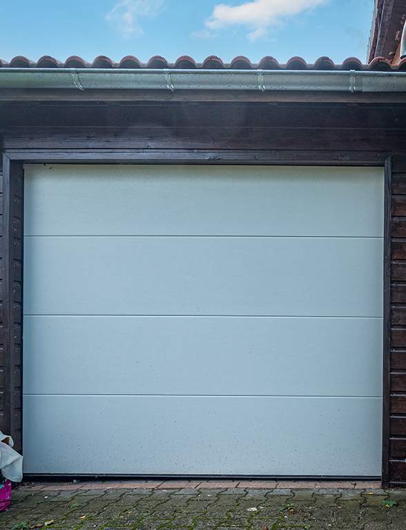 Nous simplifions votre projet d'installation de porte de garage.