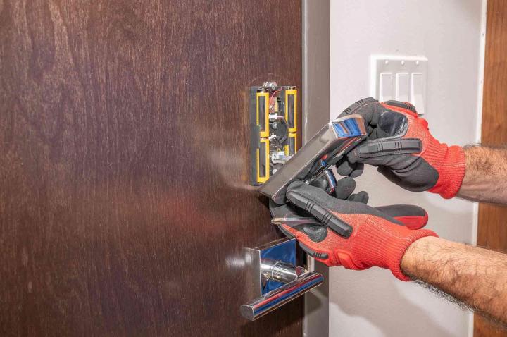 Nous réparons et remplaçons vos serrures avec compétence.